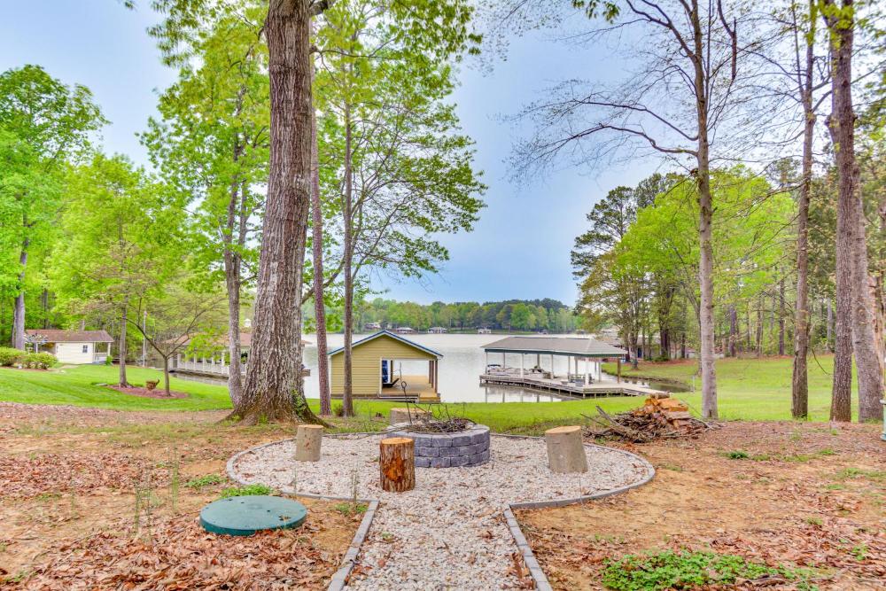Lakefront Leasburg Home with Dock and Views!